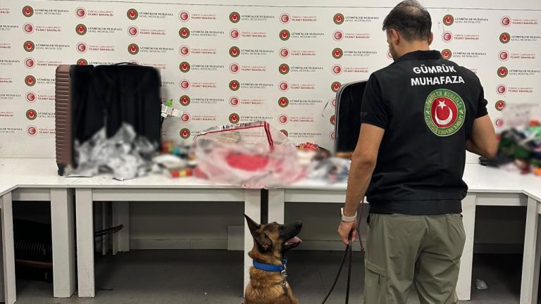 İstanbul Havalimanı’nda 20 kilogram uyuşturucu ele geçirildi